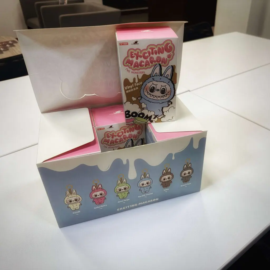 【正規品】ラブブ Exciting Macaron Lychee Berry Lychee Berry Labubu Macaron - Details, Outfits + Best Prices