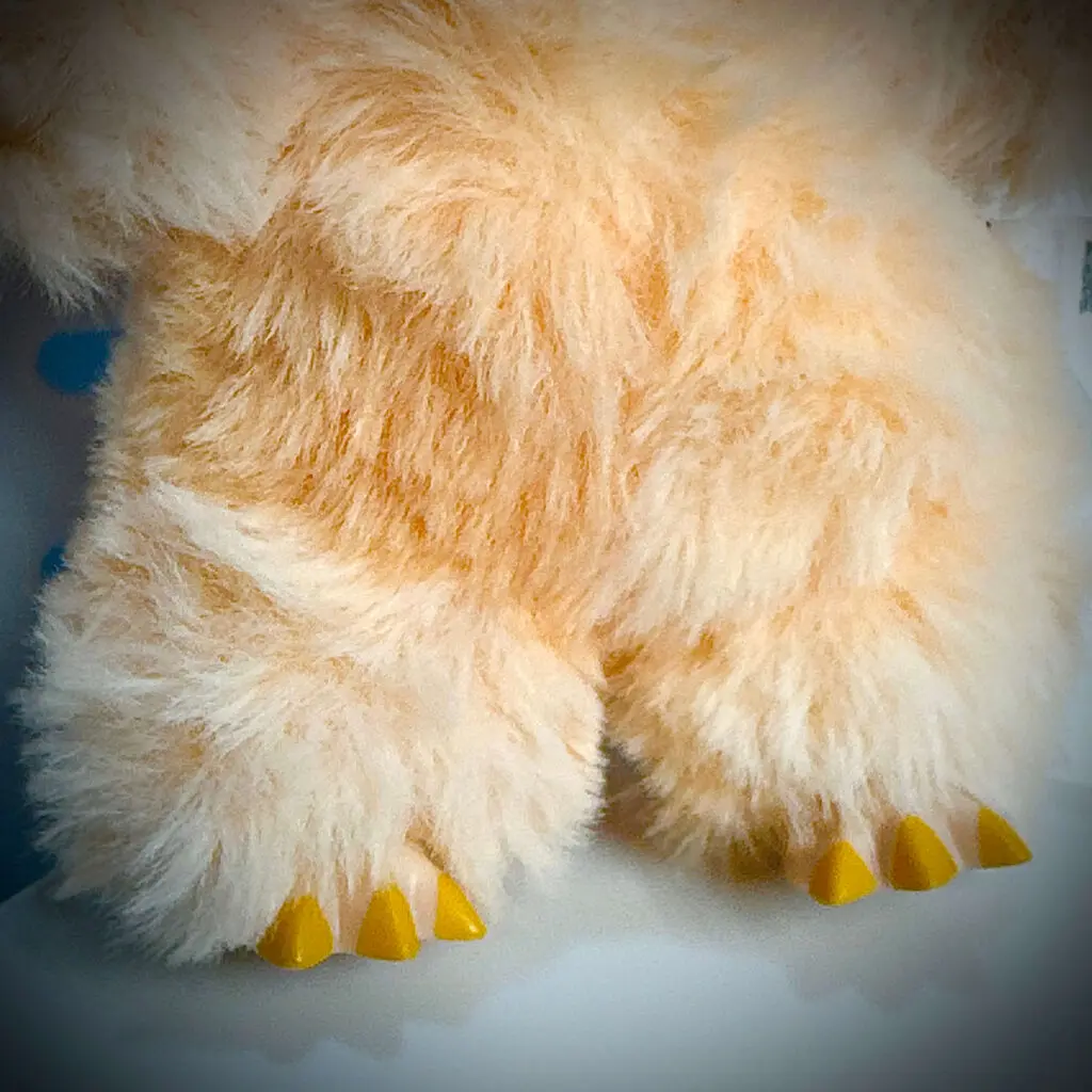 labubu big into energy happiness feet