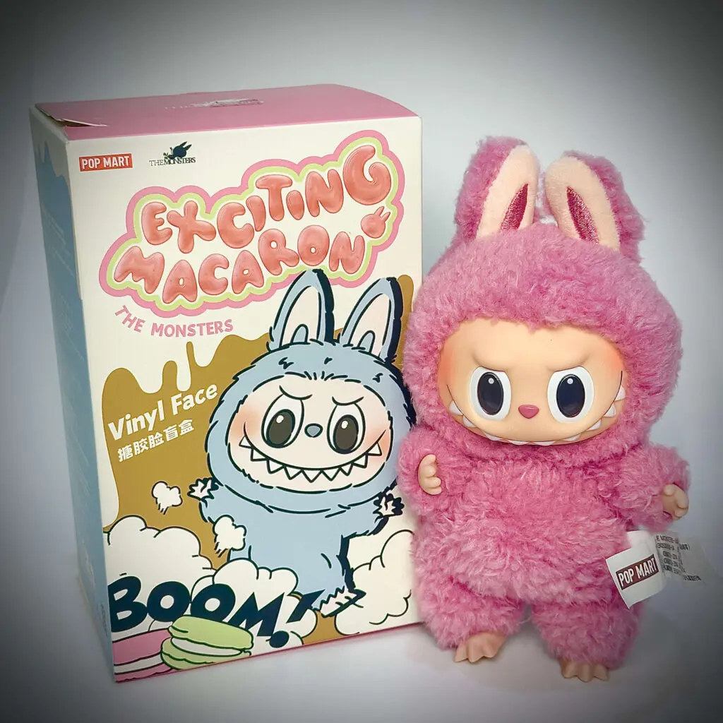 labubu exciting macaron Lychee Berry袋未開封 Lychee Berry Labubu Macaron - Details, Outfits + Best Prices