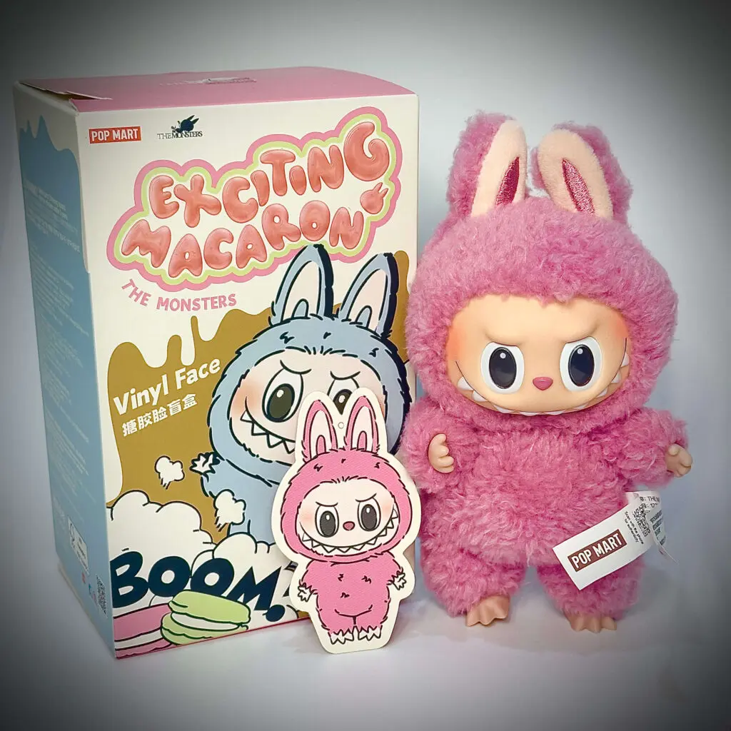 Labubu Lychee Berry with pop card and blind box