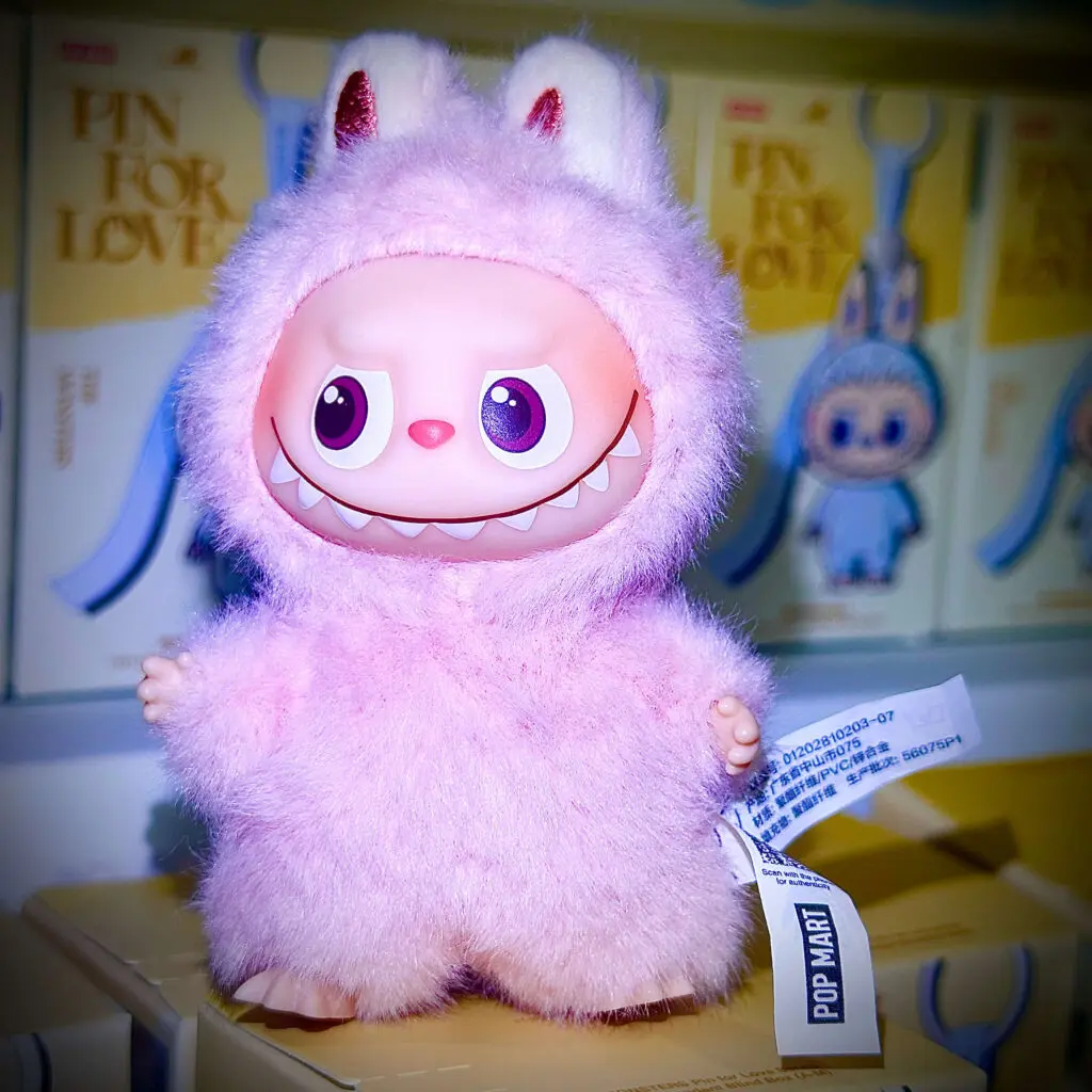 Labubu Pin for Love G : Pics and Prices for mini Labubu 
