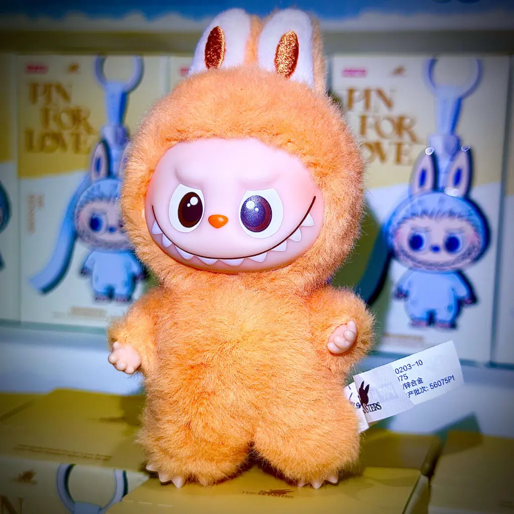 POPMART labubu PIN FOR LOVE J オレンジ Labubu Pin for Love J: Pics and Prices for mini Labubu 