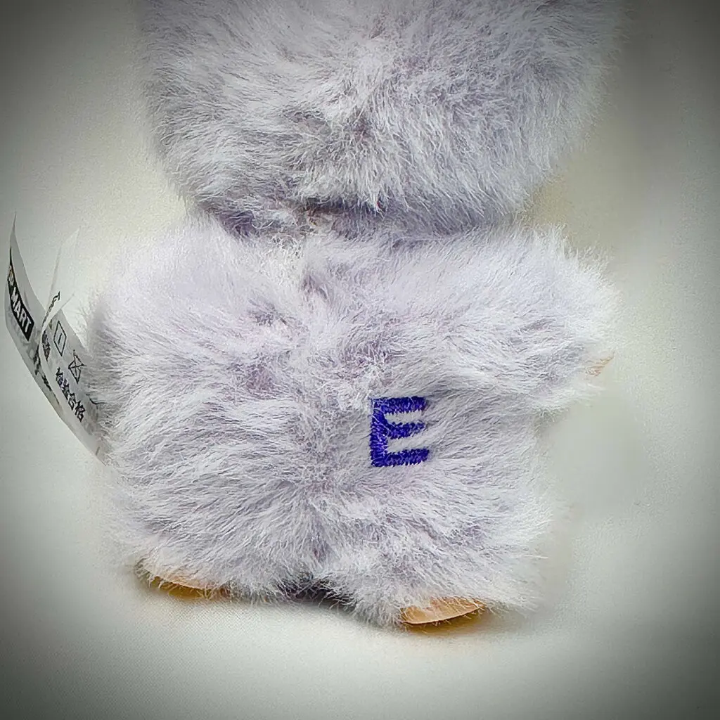 ラブブ pin for love【Ｅ】 Labubu Pin for Love E: Pics and Prices for mini Labubu 