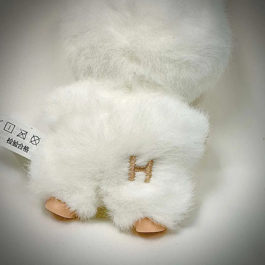 PIN FOR LOVE LABUBU ラブブ H Labubu Pin for Love H: Pics and Prices for mini Labubu 