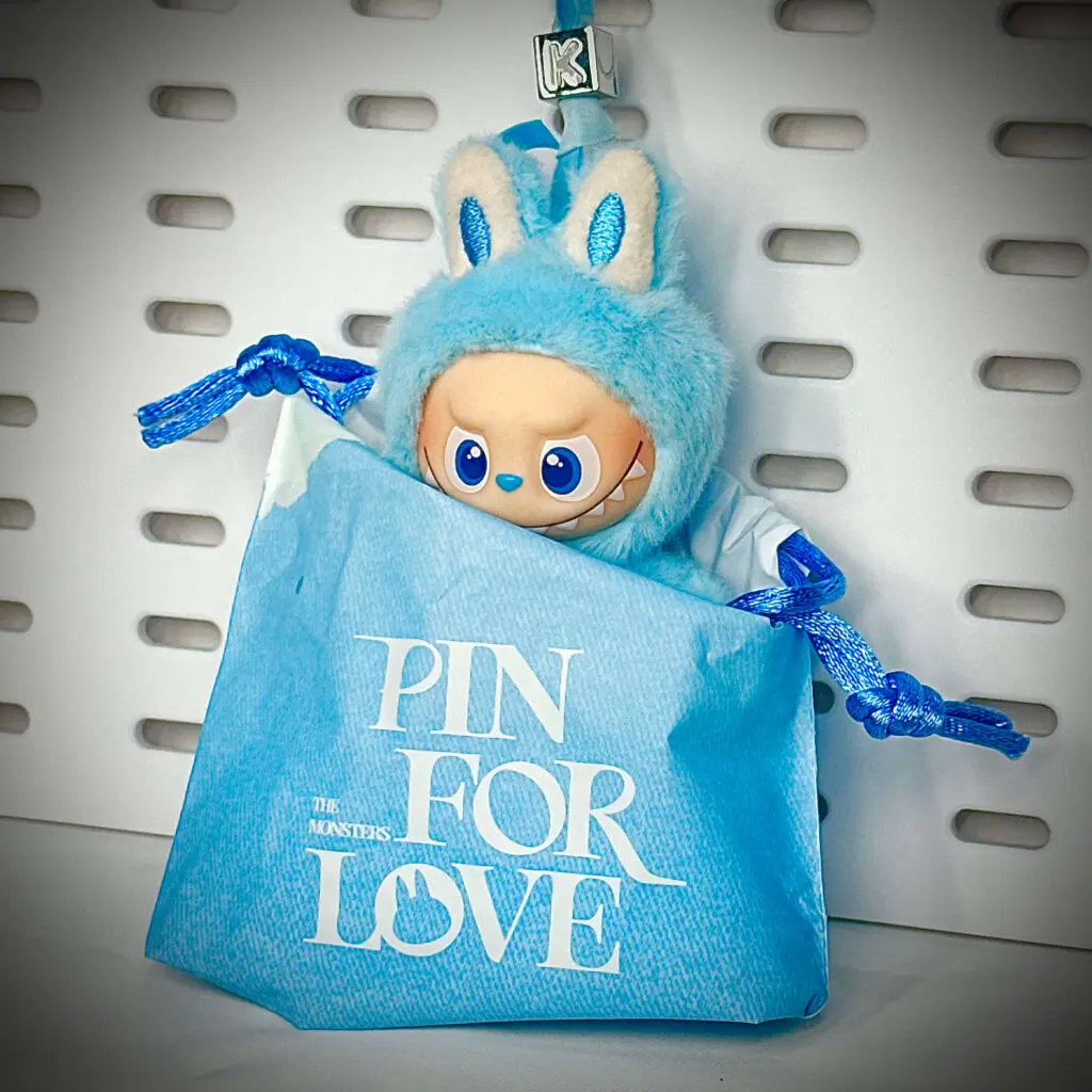 PIN FOR LOVEラブブ K Labubu Pin for Love K: Pics and Prices for mini Labubu 