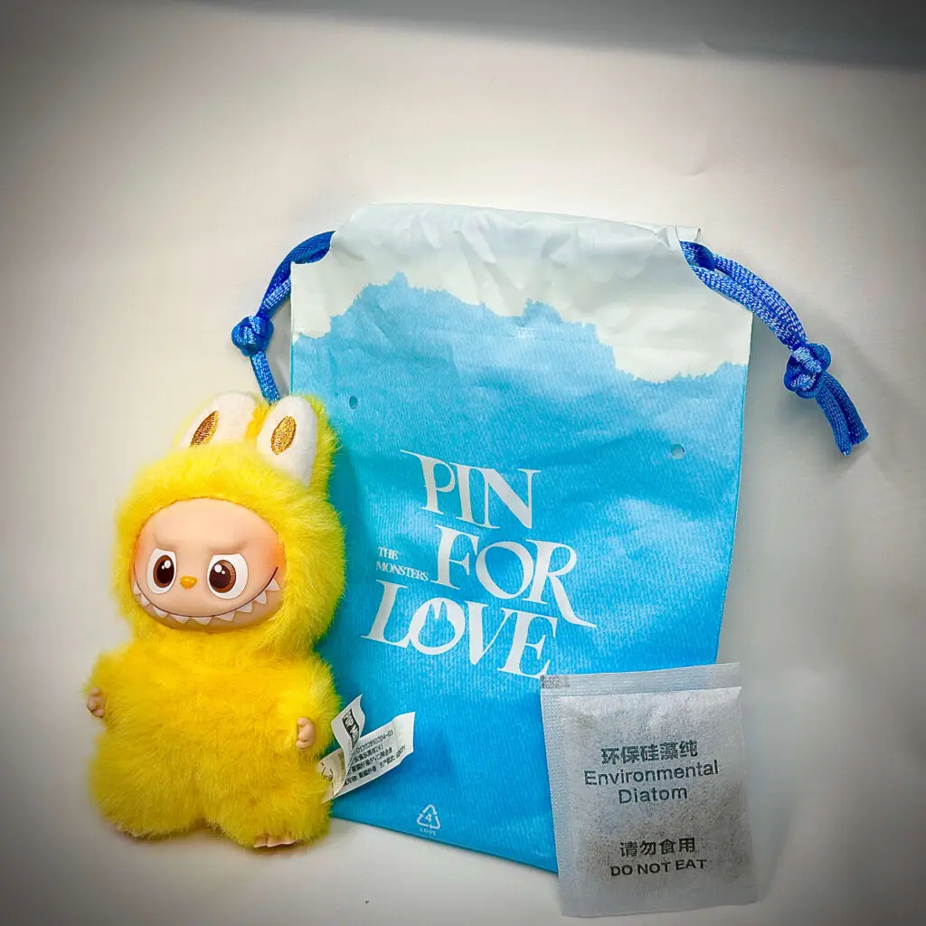 mini labubu pin for love p pouch