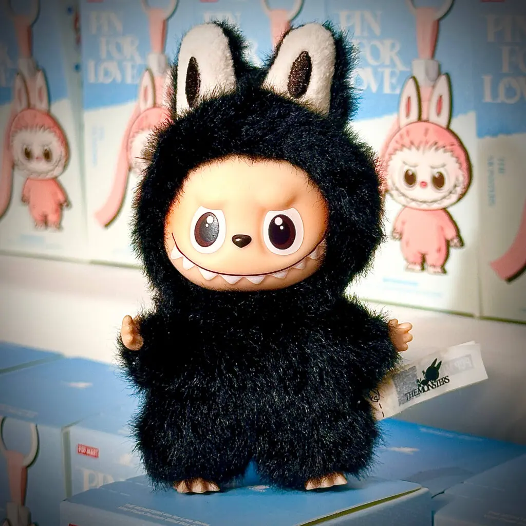 Labubu Pin for Love R: Pics and Prices for mini Labubu 