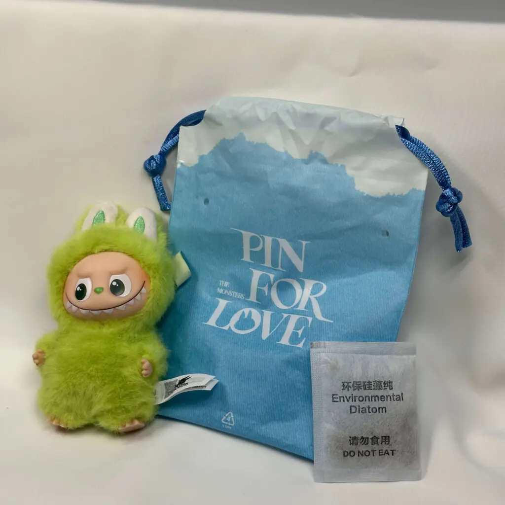 mini labubu pin for love v pouch