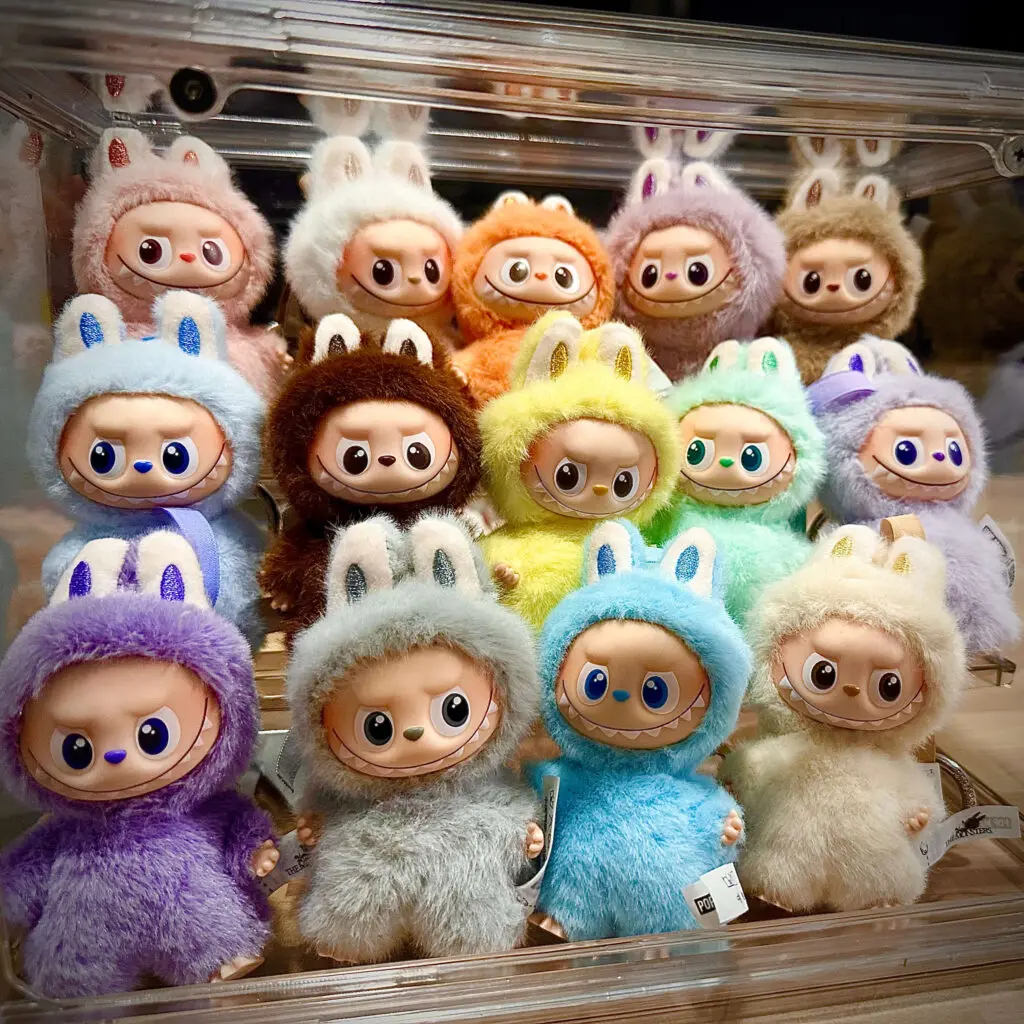 ラブブ pin for love【Ｆ】 Labubu Pin for Love F: Pics and Prices for mini Labubu 