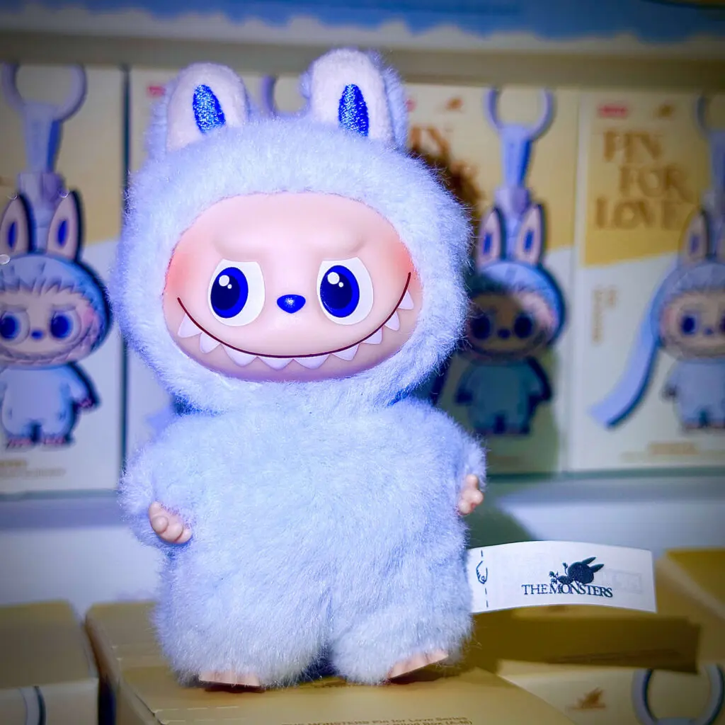LABUBU PIN FOR LOVE ！　シークレット Labubu The Monsters Pin for Love Vinyl Plush Pendant Series