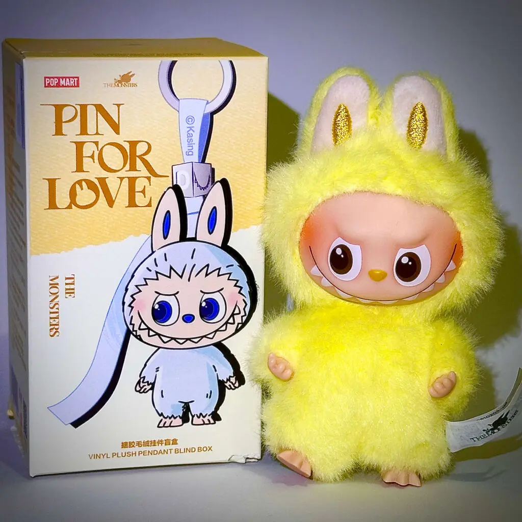 mini labubu pin for love v4 f future beside box