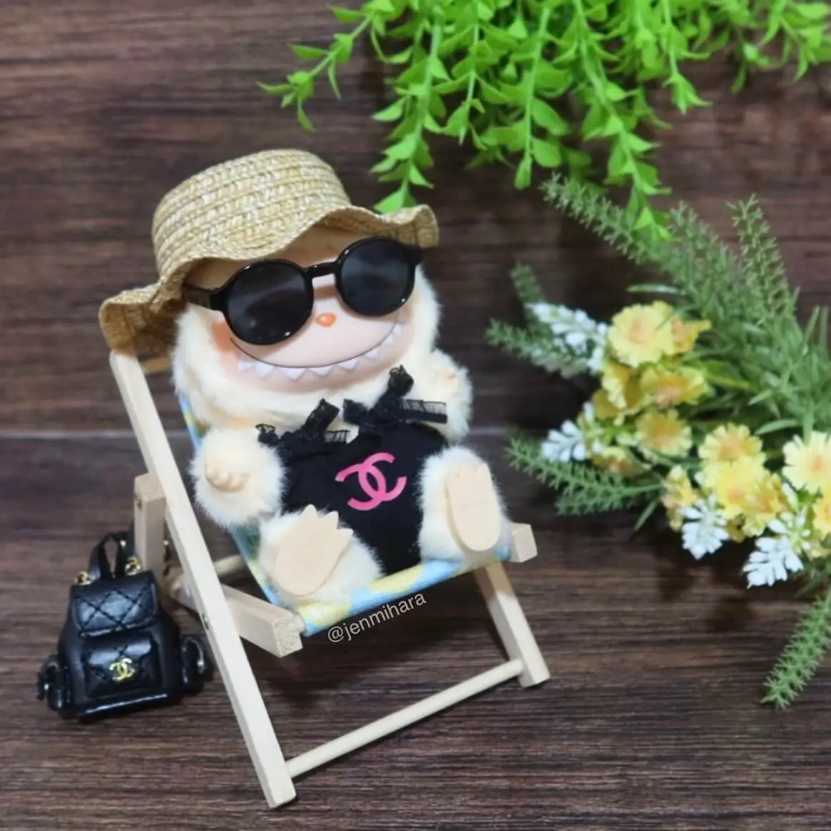 labubu black sun glasses