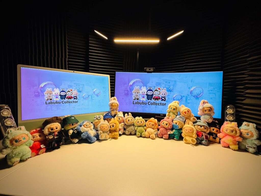 About Labubu Collector v1 and v2 group photo wall paper