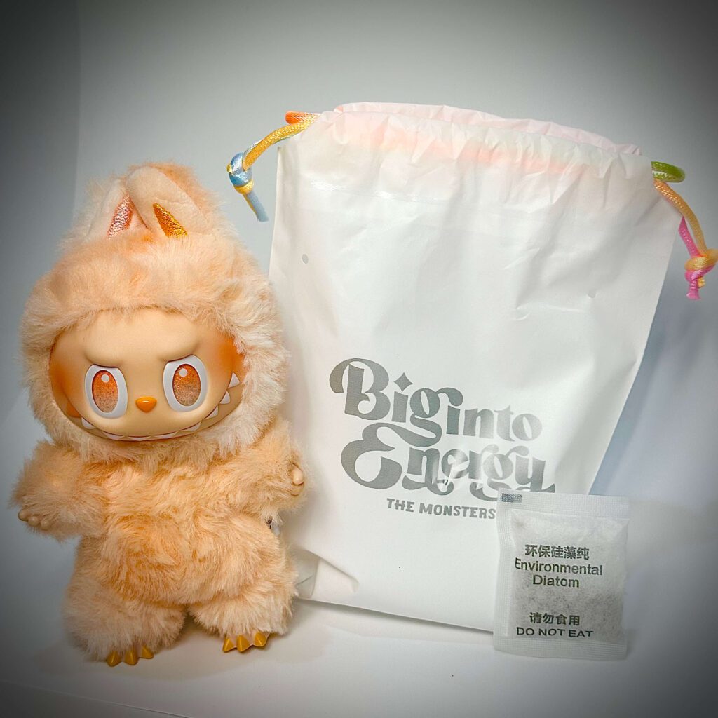 labubu big into energy happiness pouch