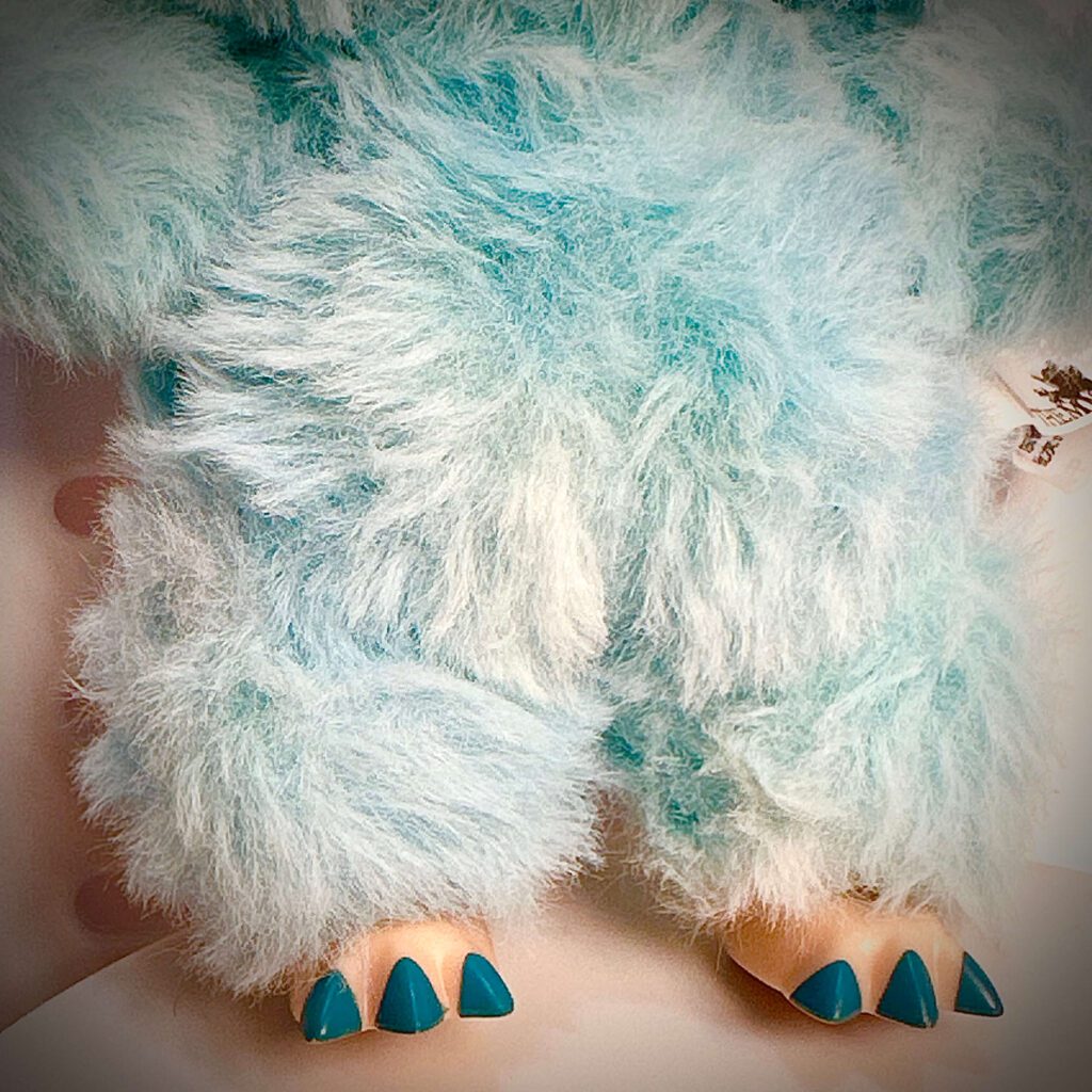 labubu big into energy hope feet