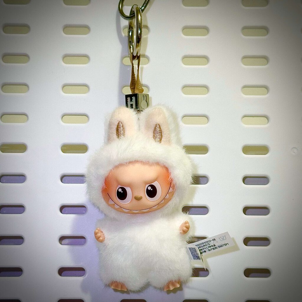 mini labubu pin for love H lanyard