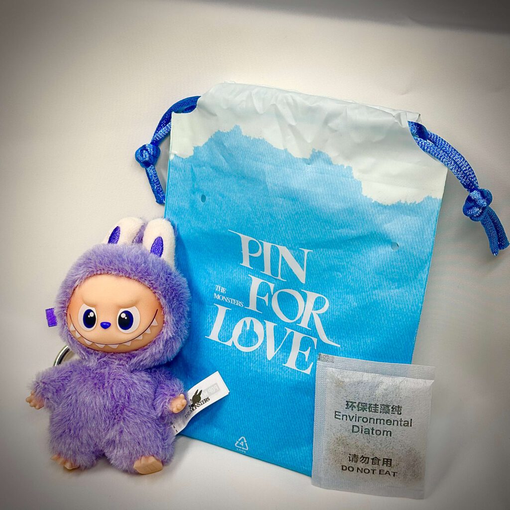 mini labubu pin for love ? pouch