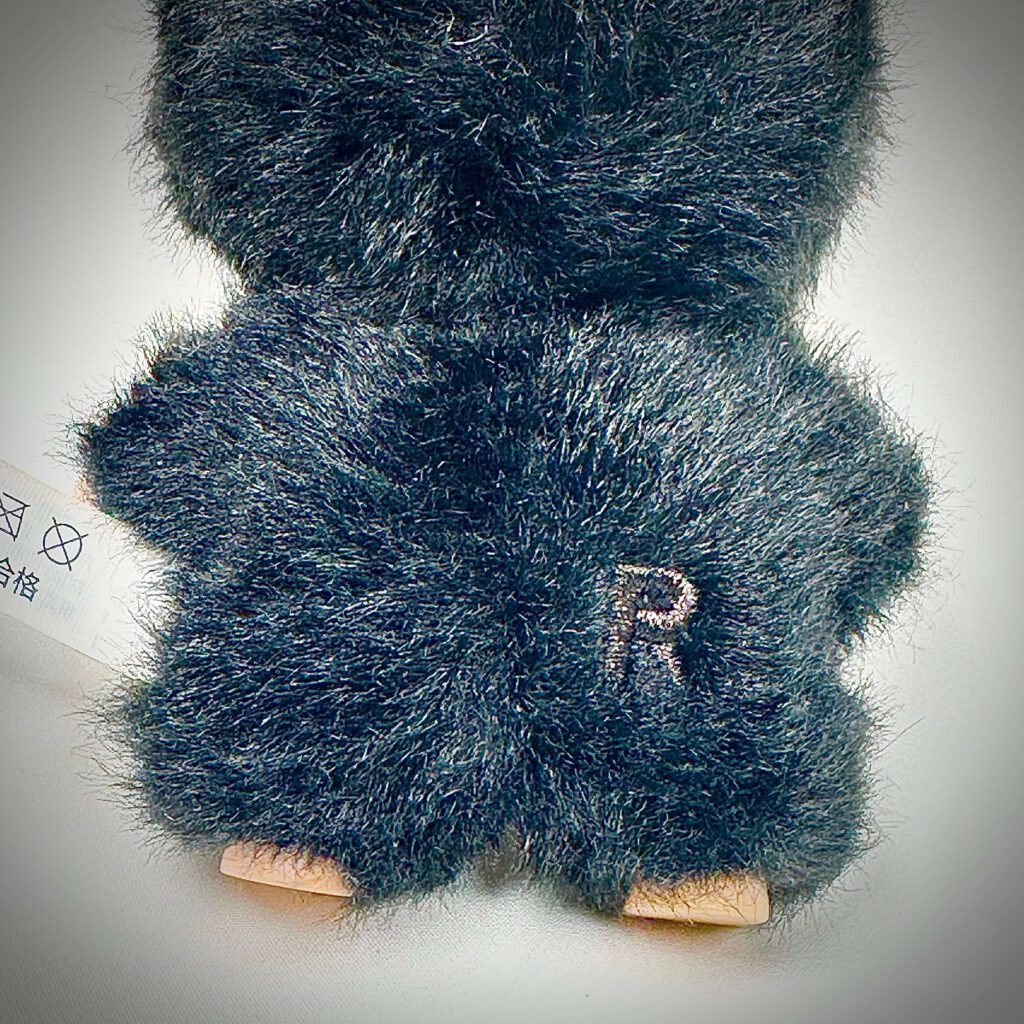 mini-labubu-pin-for-love-r-embroidered-back