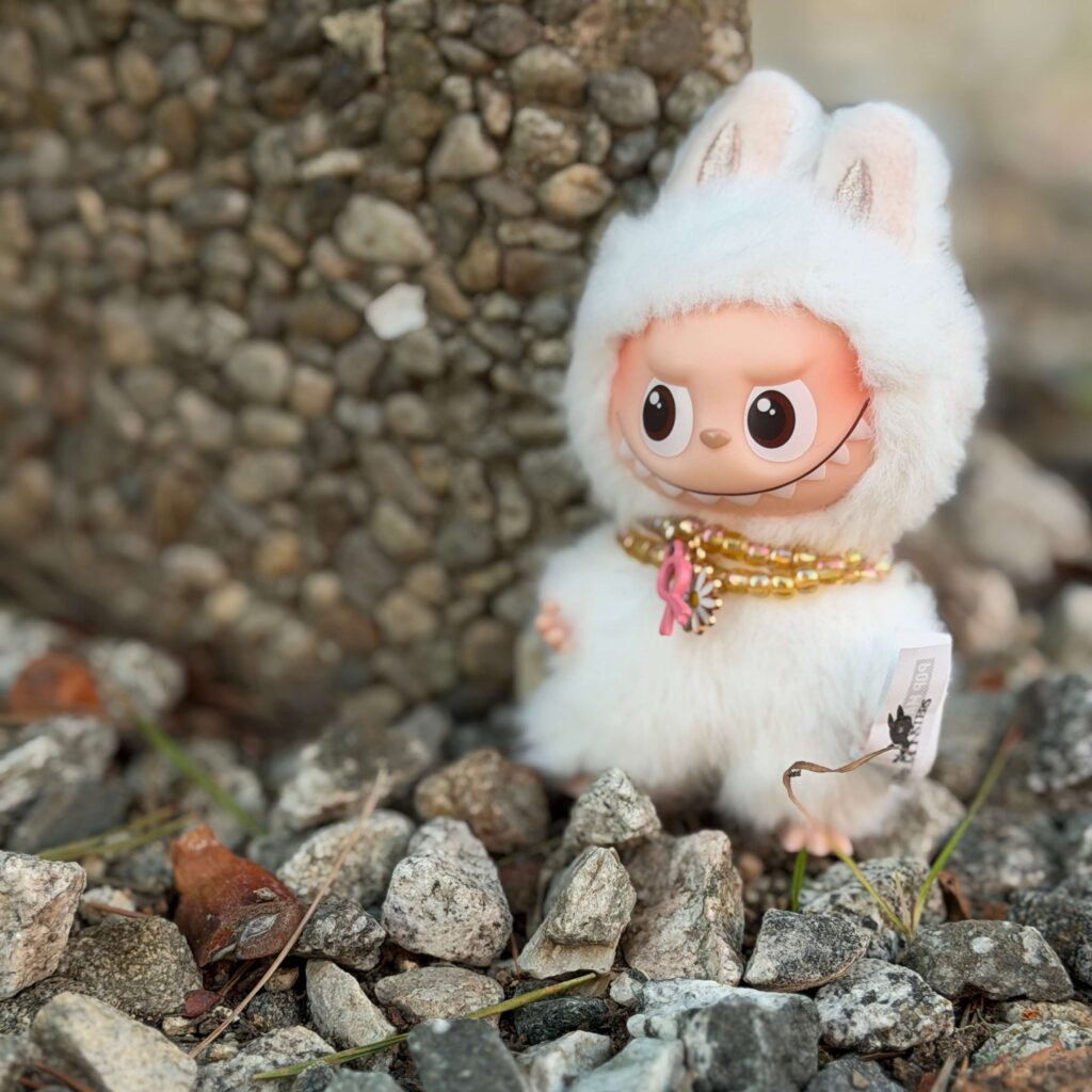 Labubu Pin for Love A: Pics and Prices for mini Labubu 